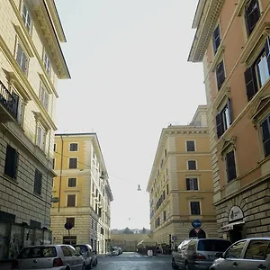 Via Montebello Apartament